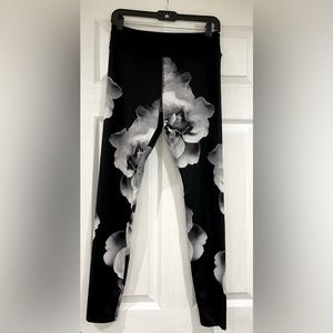 Forever 21 Floral Legging Active Pants, 4 Way Stretch, Size M